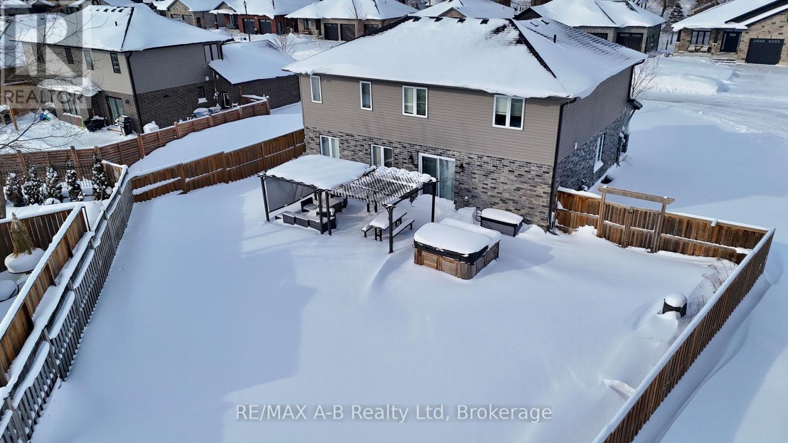 94 Wilson Court, St. Marys, Ontario  N4X 0B6 - Photo 35 - X12738114