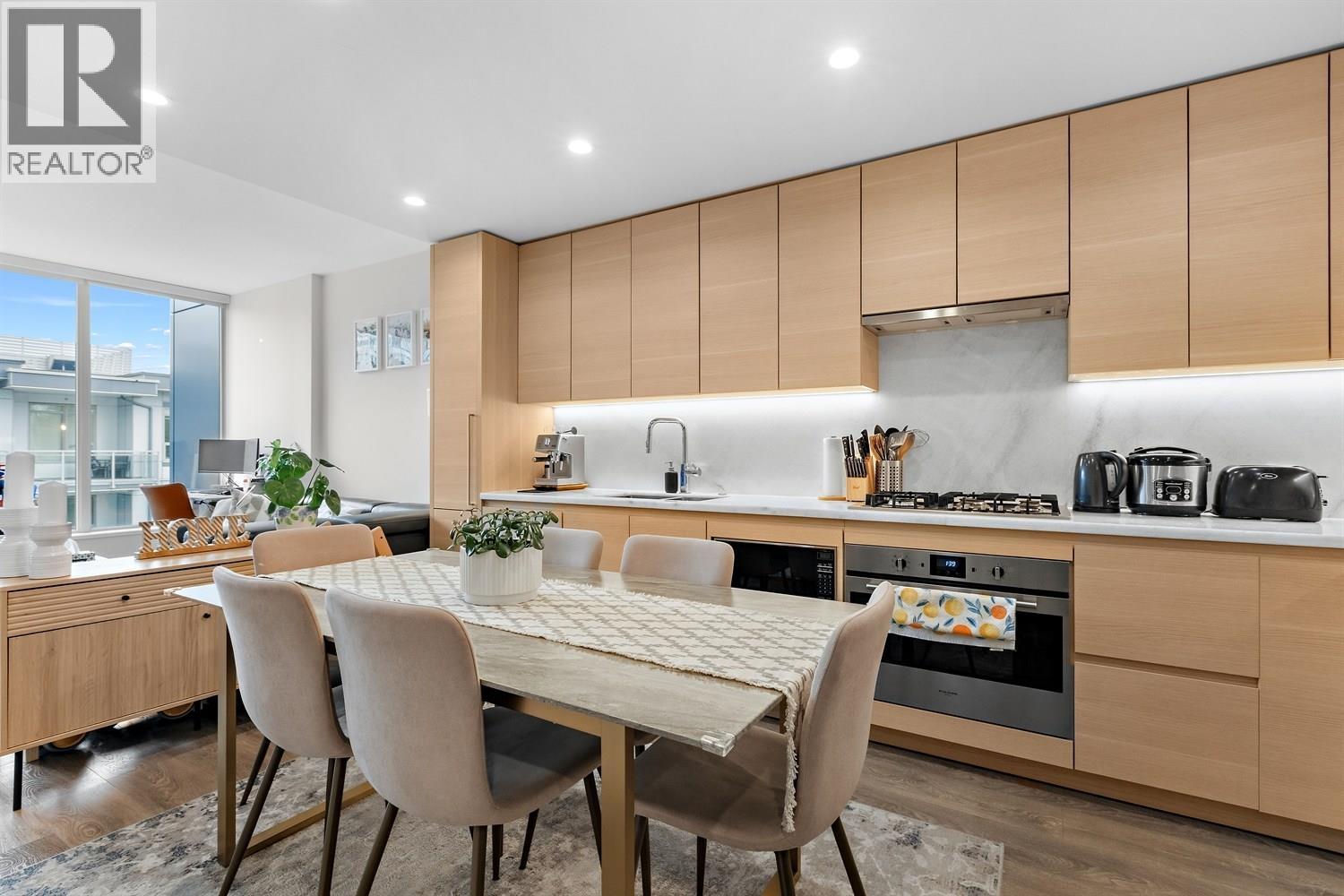 603 305 Morrissey Road, Port Moody, British Columbia  V3H 0M3 - Photo 2 - R3110989