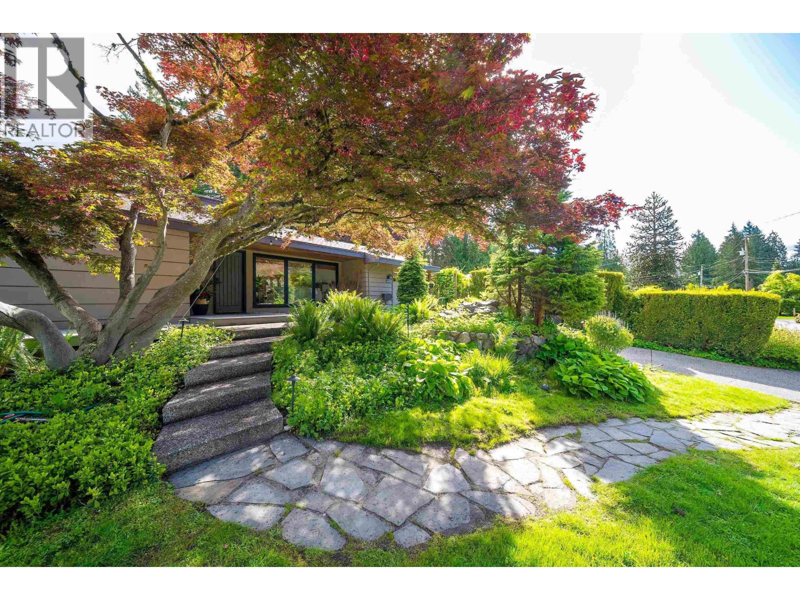 4096 Sunset Boulevard, North Vancouver, British Columbia  V7R 3Y8 - Photo 26 - R3110983