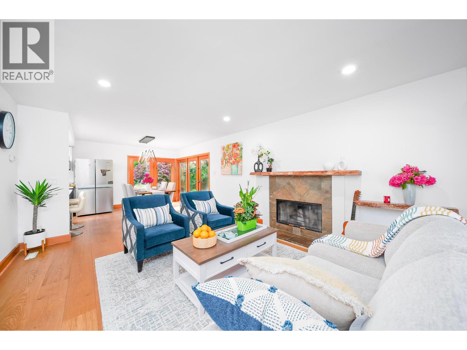 4096 Sunset Boulevard, North Vancouver, British Columbia  V7R 3Y8 - Photo 4 - R3110983