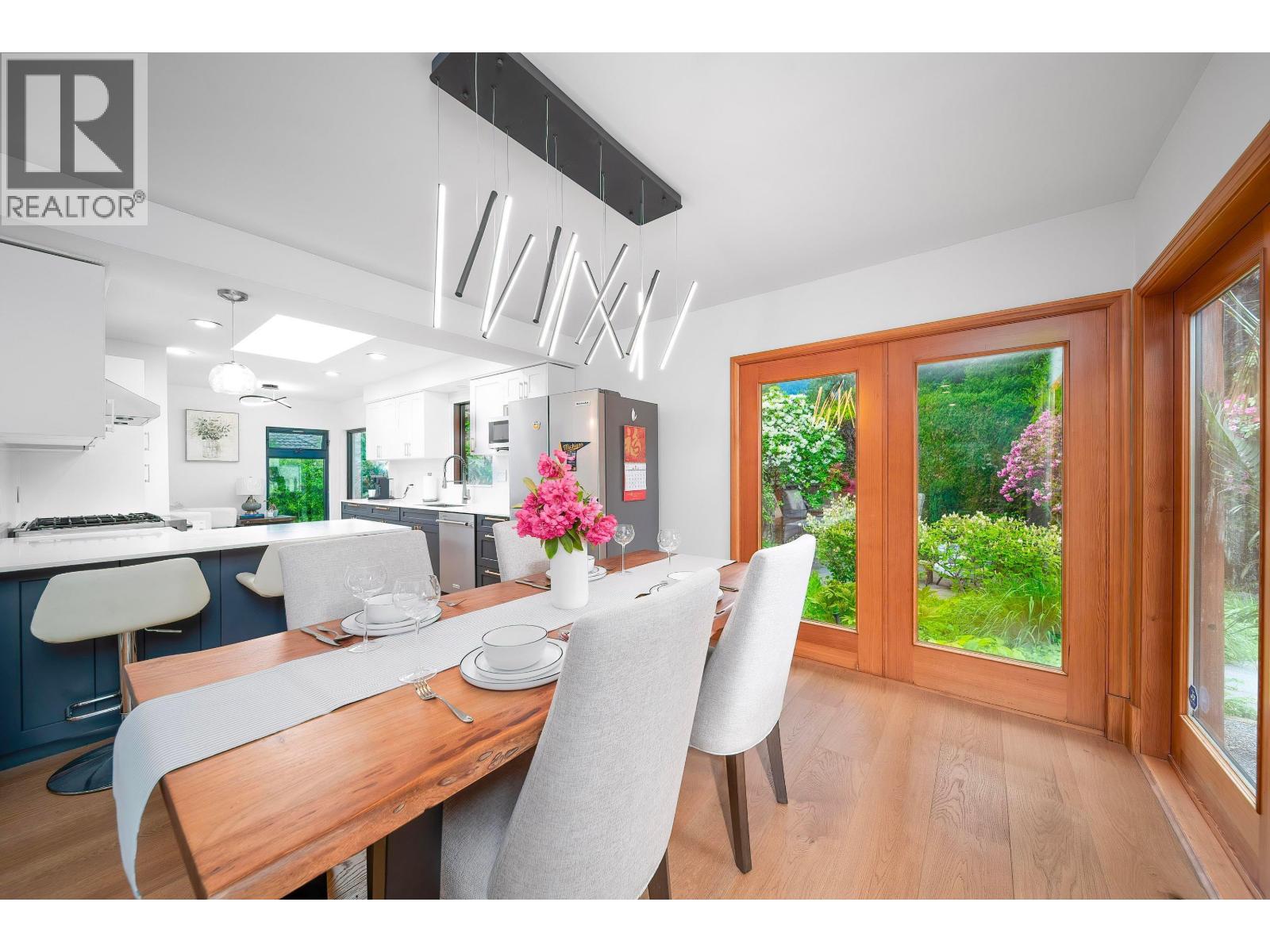 4096 Sunset Boulevard, North Vancouver, British Columbia  V7R 3Y8 - Photo 7 - R3110983