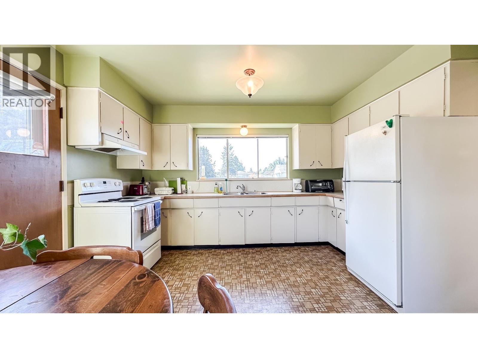 6468 Azure Road, Richmond, British Columbia  V7C 2R9 - Photo 7 - R3110986