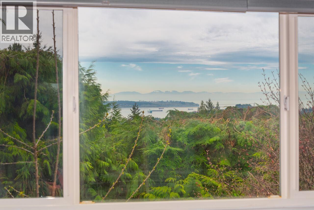 647 Blueridge Avenue, North Vancouver, British Columbia  V7R 2J4 - Photo 20 - R3110991