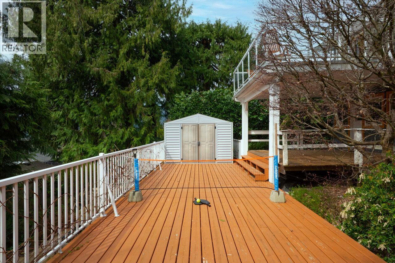 647 Blueridge Avenue, North Vancouver, British Columbia  V7R 2J4 - Photo 38 - R3110991