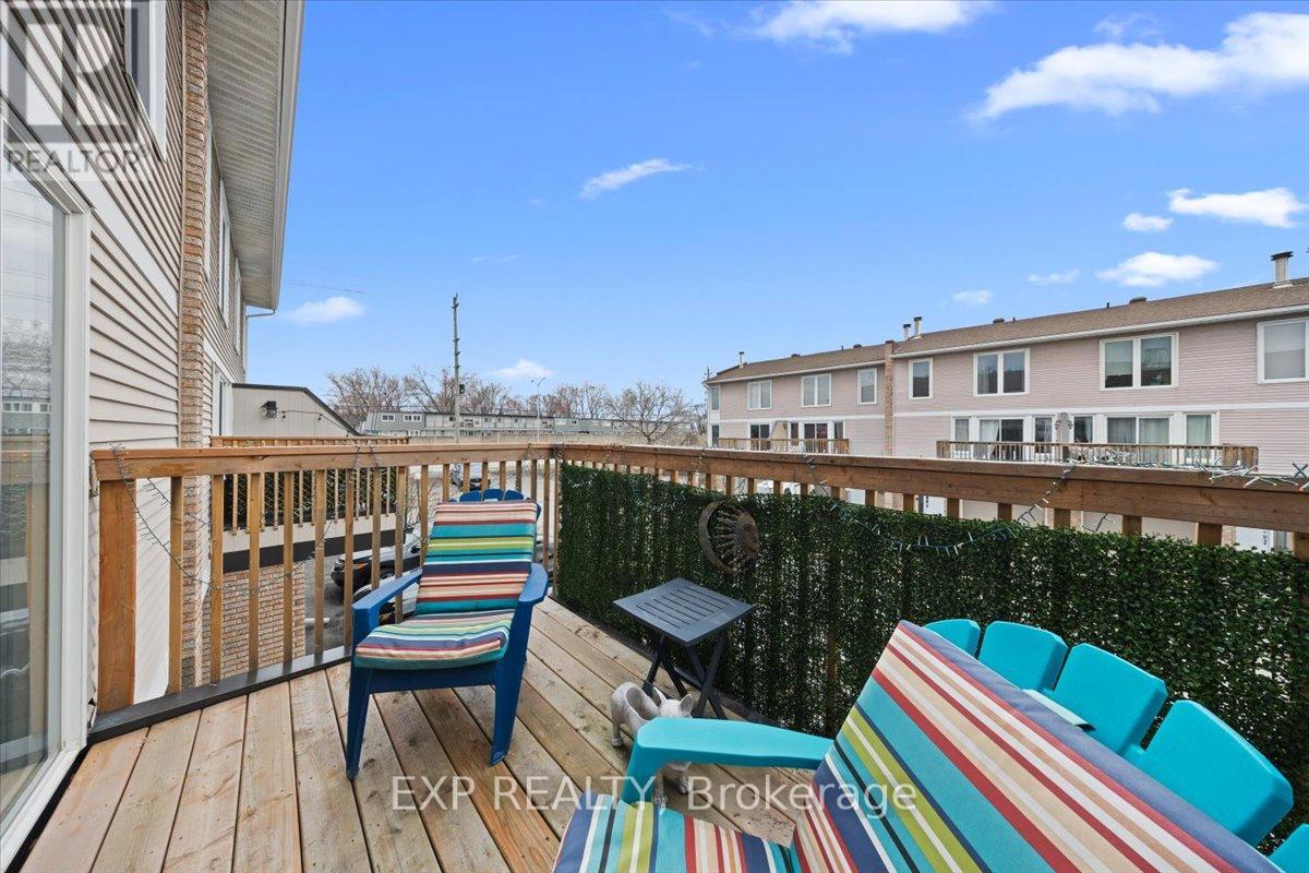 D - 284 Dalehurst Drive, Ottawa, Ontario  K2G 4J5 - Photo 11 - X12993858