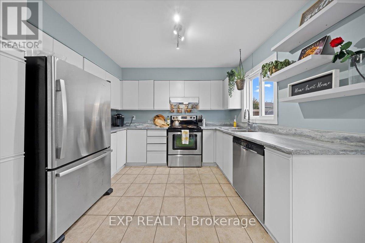 D - 284 Dalehurst Drive, Ottawa, Ontario  K2G 4J5 - Photo 12 - X12993858