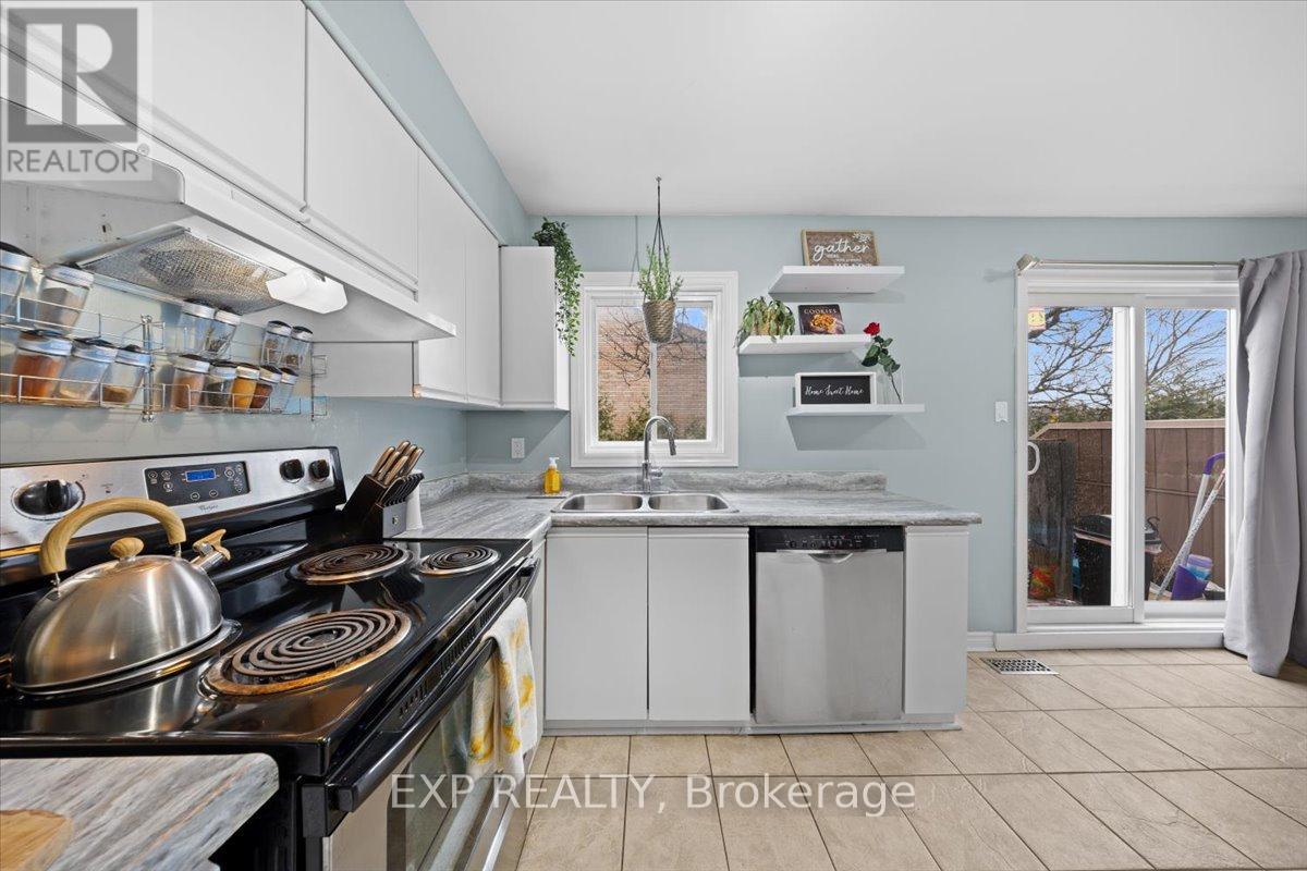 D - 284 Dalehurst Drive, Ottawa, Ontario  K2G 4J5 - Photo 17 - X12993858