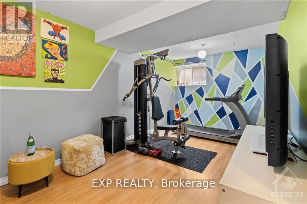 D - 284 Dalehurst Drive, Ottawa, Ontario  K2G 4J5 - Photo 4 - X12993858