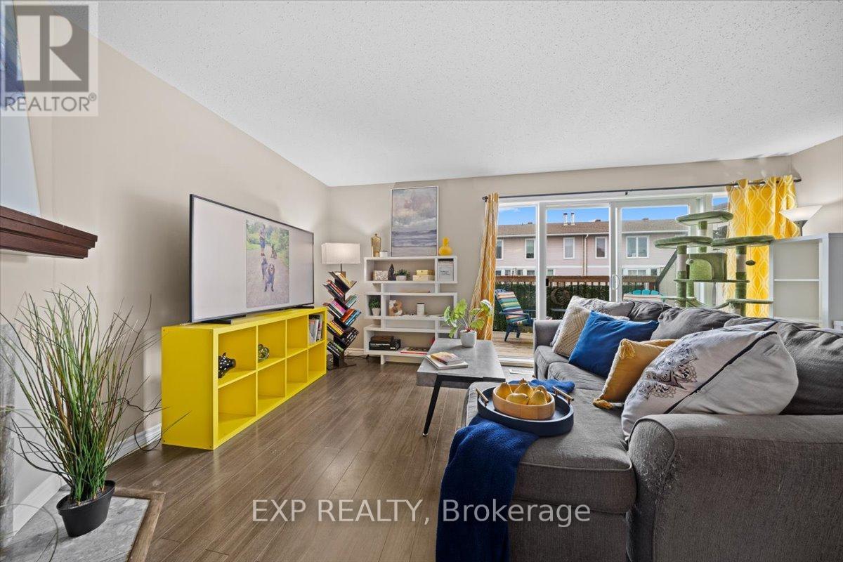 D - 284 Dalehurst Drive, Ottawa, Ontario  K2G 4J5 - Photo 7 - X12993858