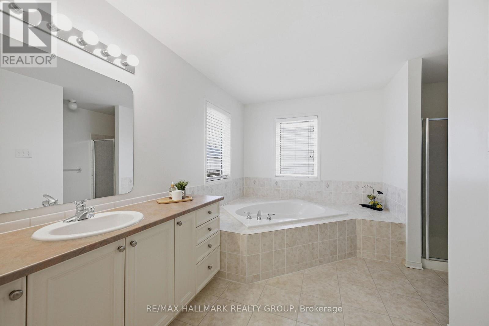 747 Larcastle Circle, Ottawa, Ontario  K4A 4Z2 - Photo 32 - X12993868