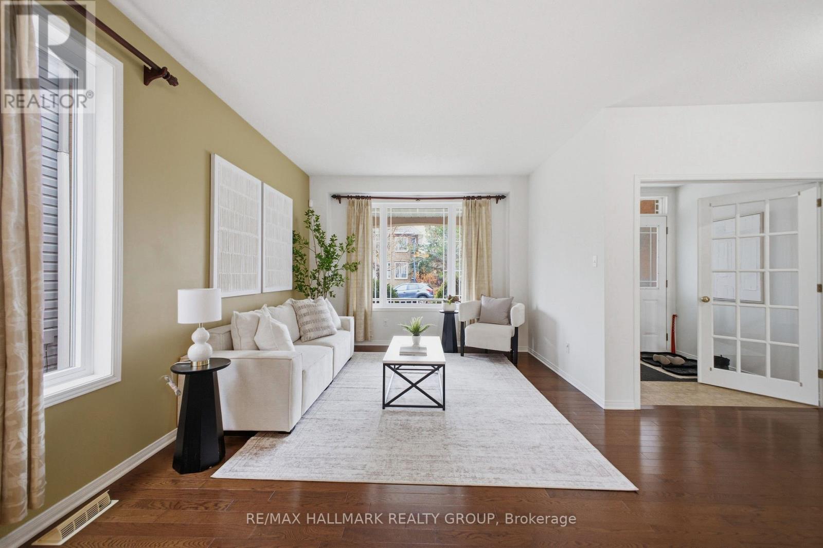 747 Larcastle Circle, Ottawa, Ontario  K4A 4Z2 - Photo 4 - X12993868