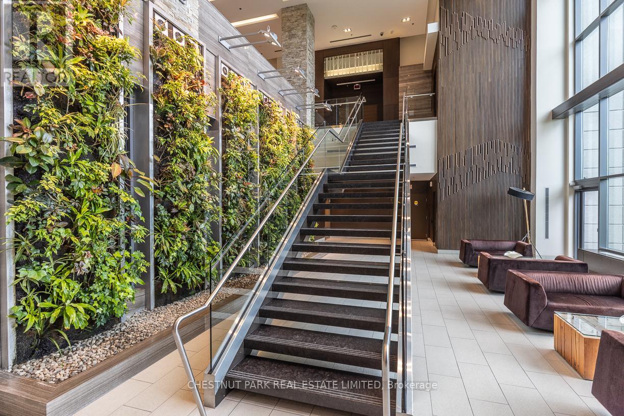 306 - 35 Brian Peck Crescent, Toronto, Ontario  M4G 0A5 - Photo 2 - C12981990