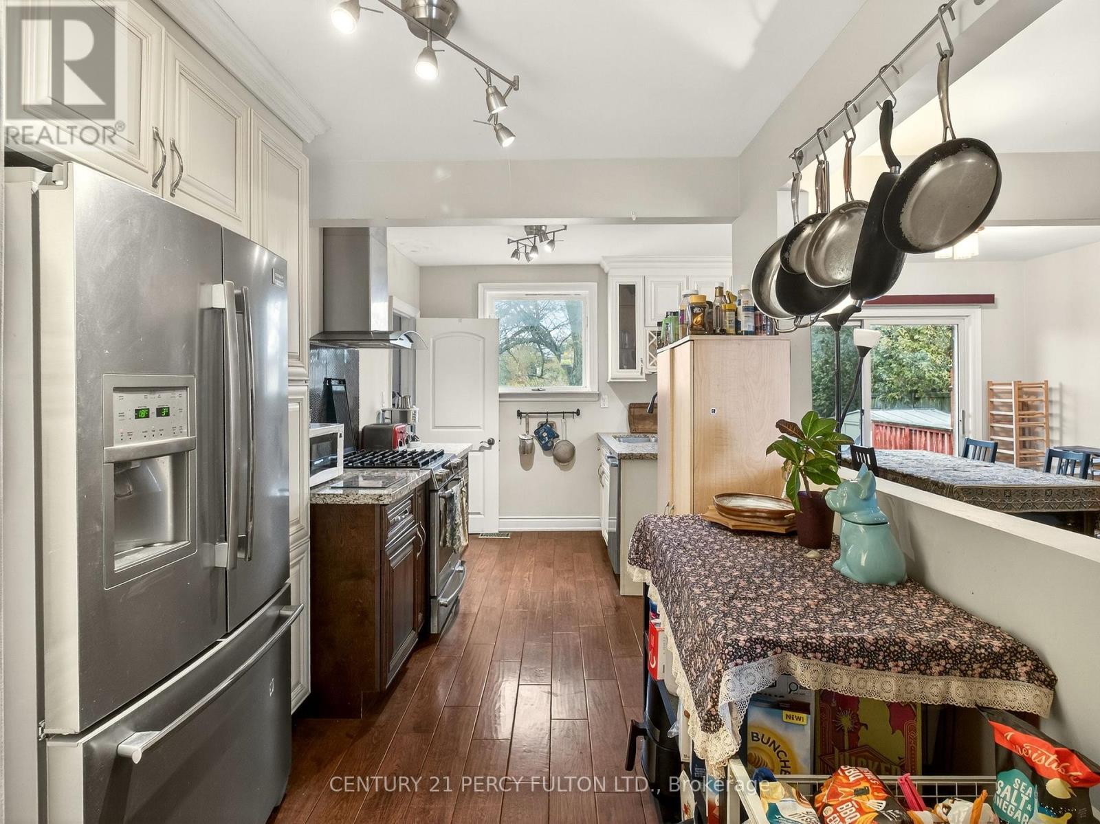 840 Bem Avenue, Pickering, Ontario  L1W 1X3 - Photo 6 - E12985440