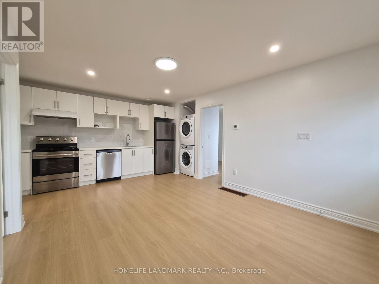 Coach House - 5 Rocking Horse Street, Markham, Ontario  L6B 1L6 - Photo 1 - N12993862