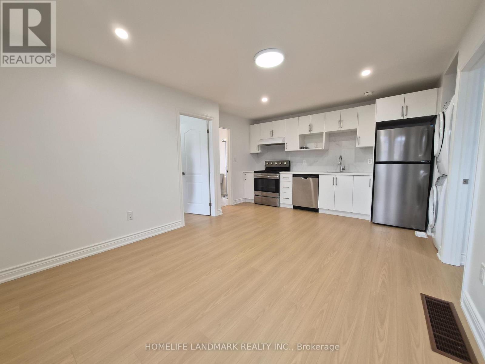 Coach House - 5 Rocking Horse Street, Markham, Ontario  L6B 1L6 - Photo 2 - N12993862