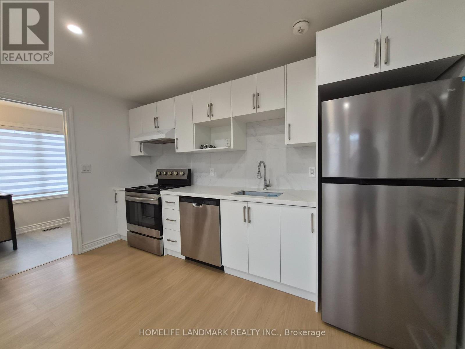 Coach House - 5 Rocking Horse Street, Markham, Ontario  L6B 1L6 - Photo 3 - N12993862