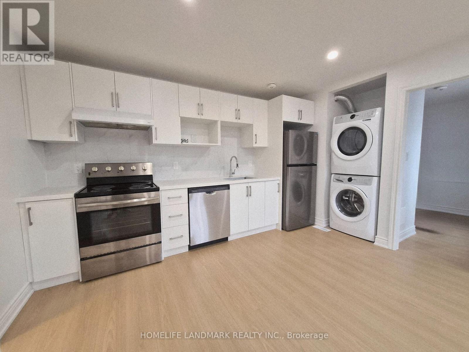 Coach House - 5 Rocking Horse Street, Markham, Ontario  L6B 1L6 - Photo 4 - N12993862