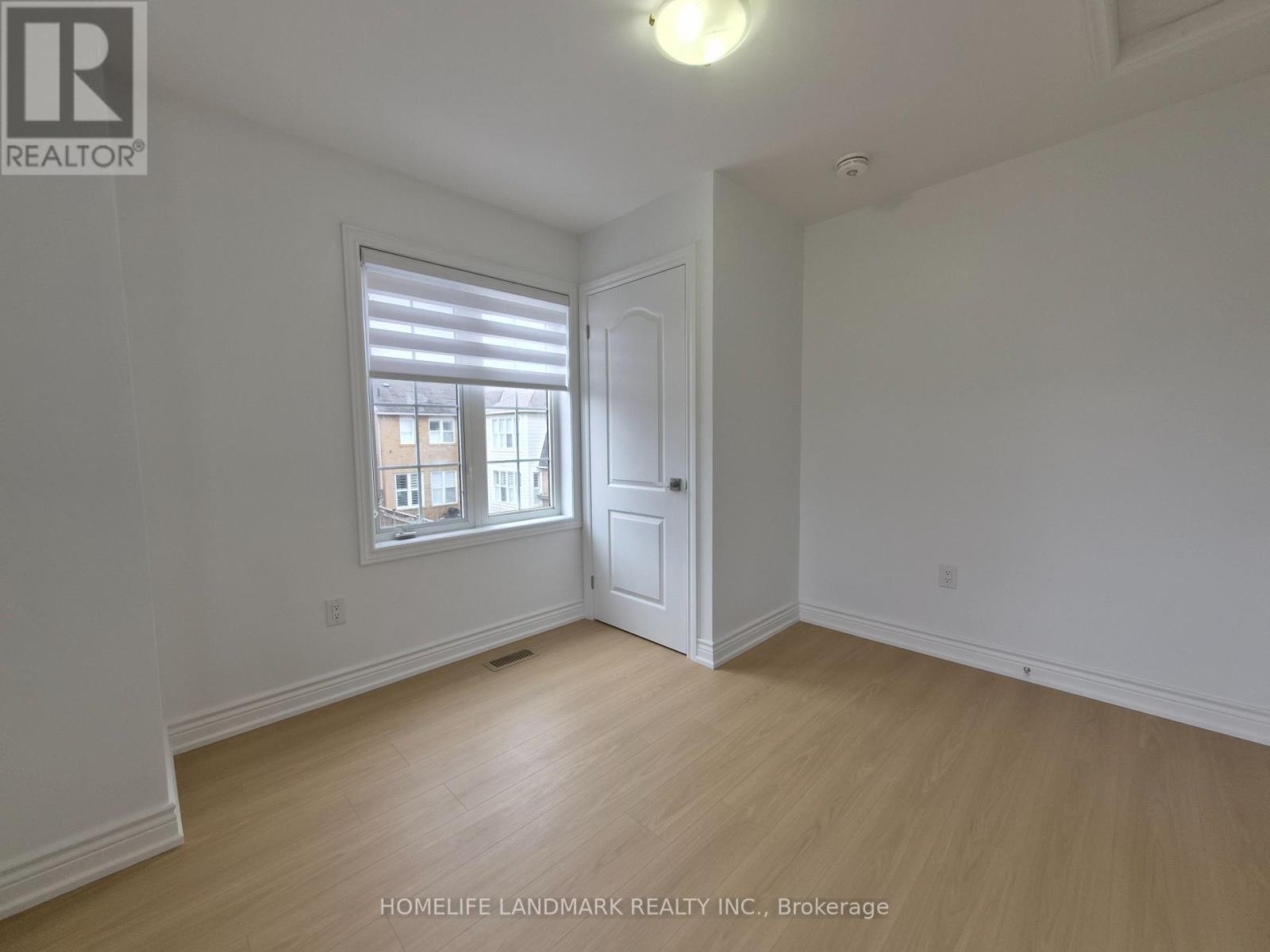 Coach House - 5 Rocking Horse Street, Markham, Ontario  L6B 1L6 - Photo 6 - N12993862