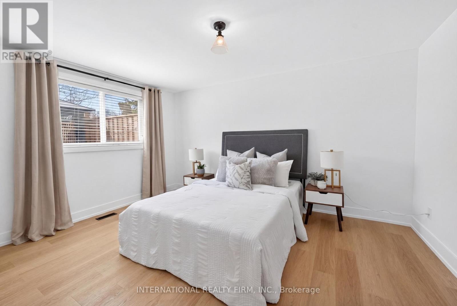 26 Dellbrook Crescent, Toronto, Ontario  M9L 1E2 - Photo 12 - W12993864