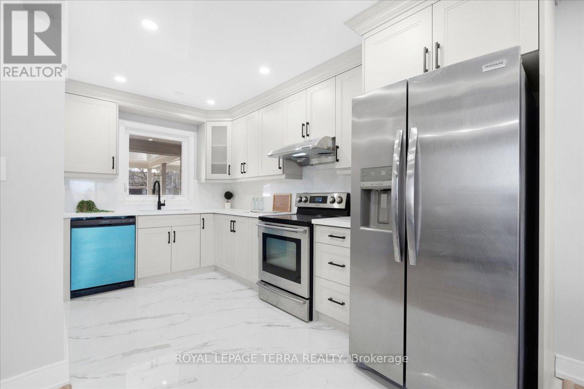 236 Royal Salisbury Way, Brampton, Ontario  L6V 3H4 - Photo 5 - W12993866