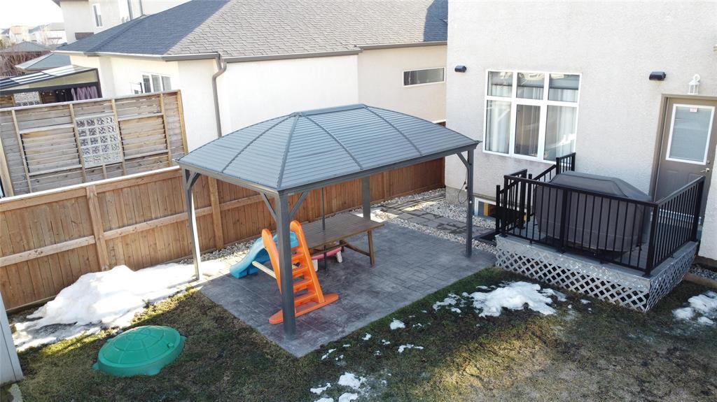 51 Murray Rougeau Crescent, Winnipeg, Manitoba  R2C 5P1 - Photo 48 - 202604650