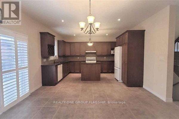 15 Sasha Court, Hamilton, Ontario  L8E 0A3 - Photo 9 - X12993874