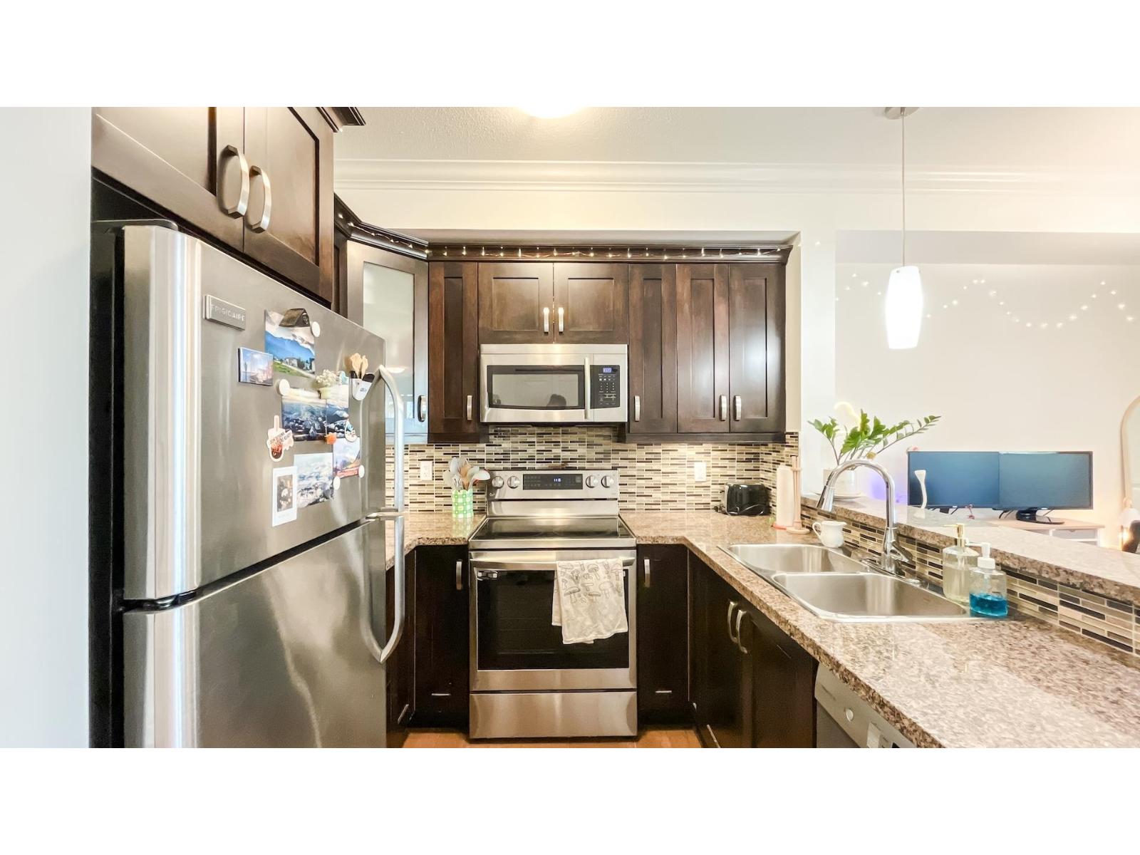 301 13897 Fraser Highway, Surrey, British Columbia  V3T 0G8 - Photo 5 - R3110795