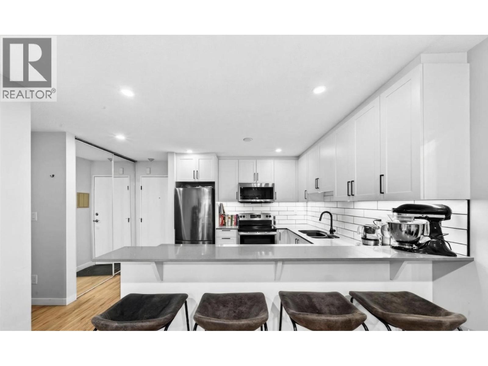 101 1122 King Albert Avenue, Coquitlam, British Columbia  V3J 1X7 - Photo 5 - R3110910