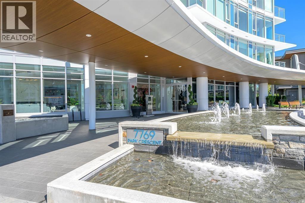 906 7769 Park Crescent, Vancouver, British Columbia  V3N 0J7 - Photo 1 - R3109990
