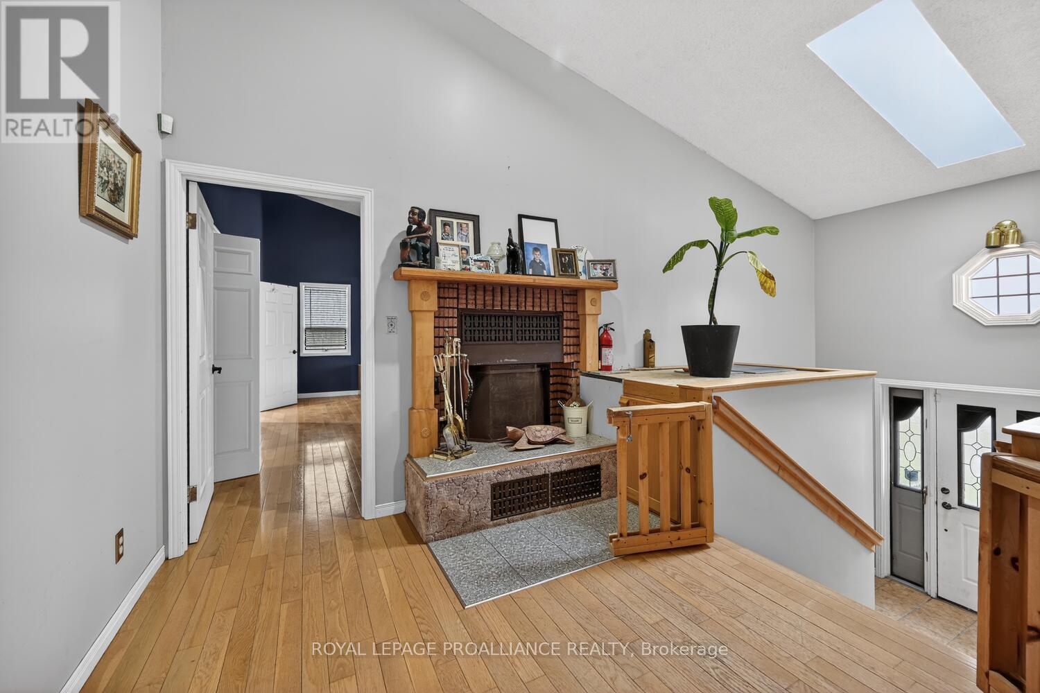 376 County Road 5 Road, Front Of Yonge, Ontario  K0E 1B0 - Photo 13 - X12993948