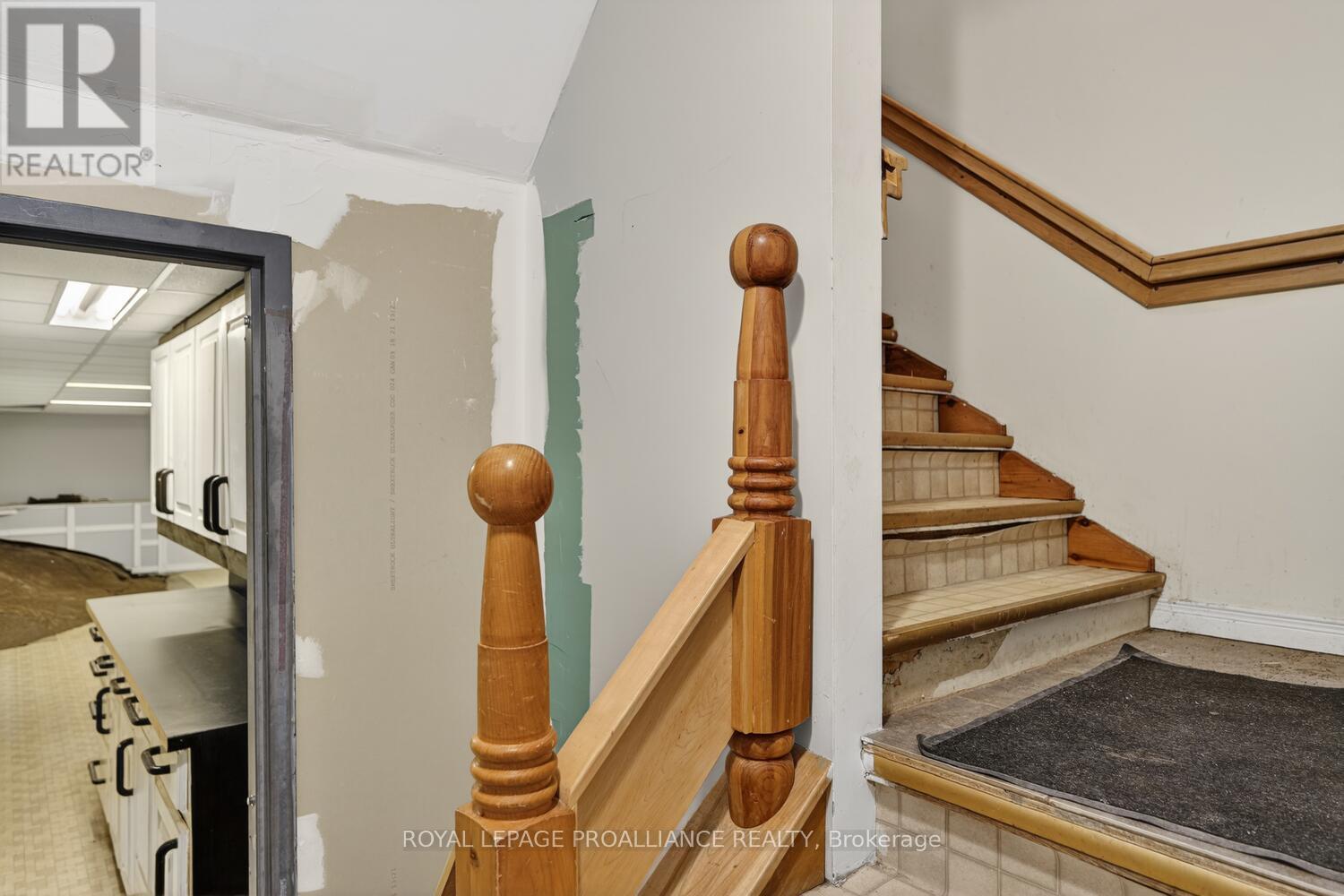 376 County Road 5 Road, Front Of Yonge, Ontario  K0E 1B0 - Photo 30 - X12993948