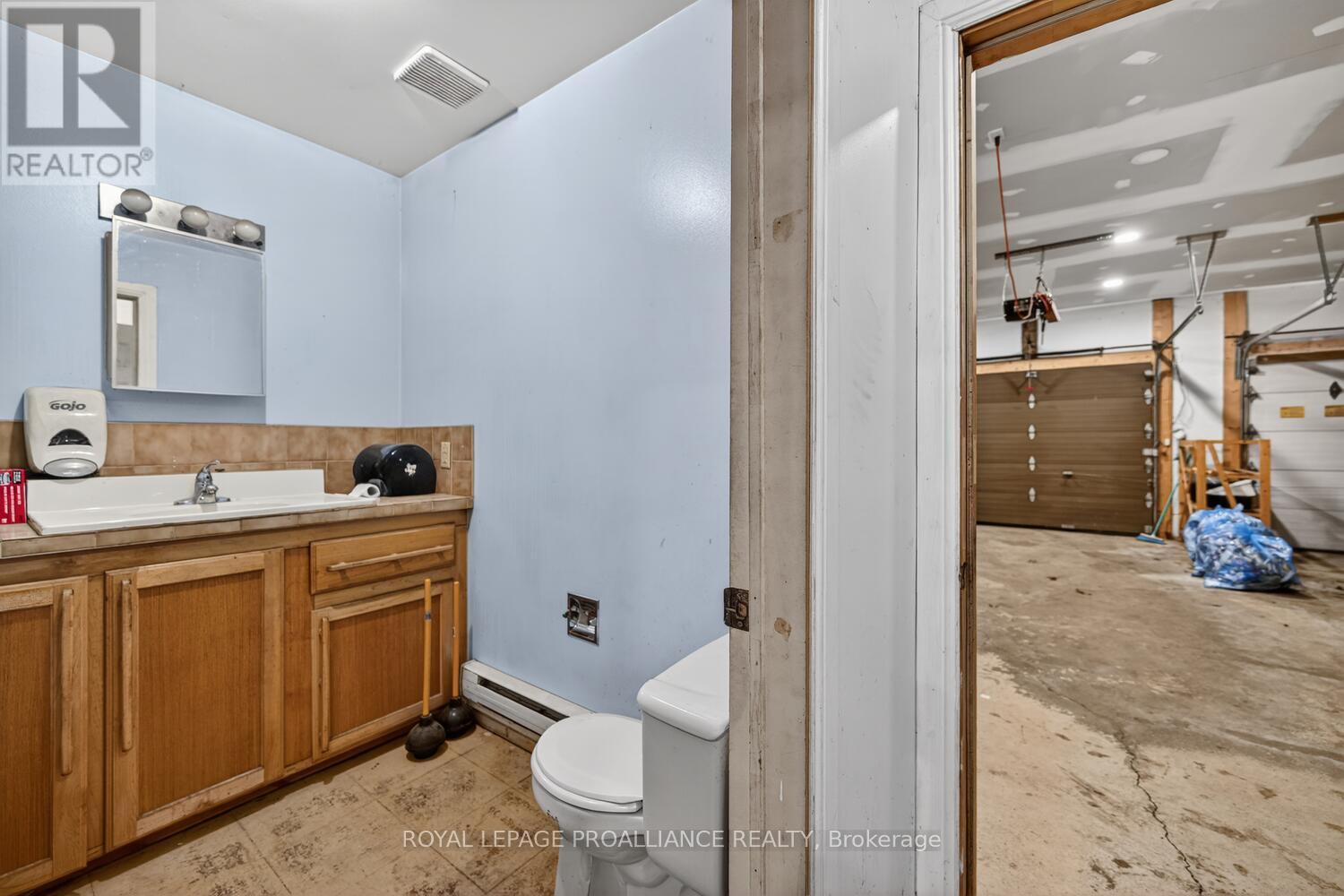 376 County Road 5 Road, Front Of Yonge, Ontario  K0E 1B0 - Photo 32 - X12993948