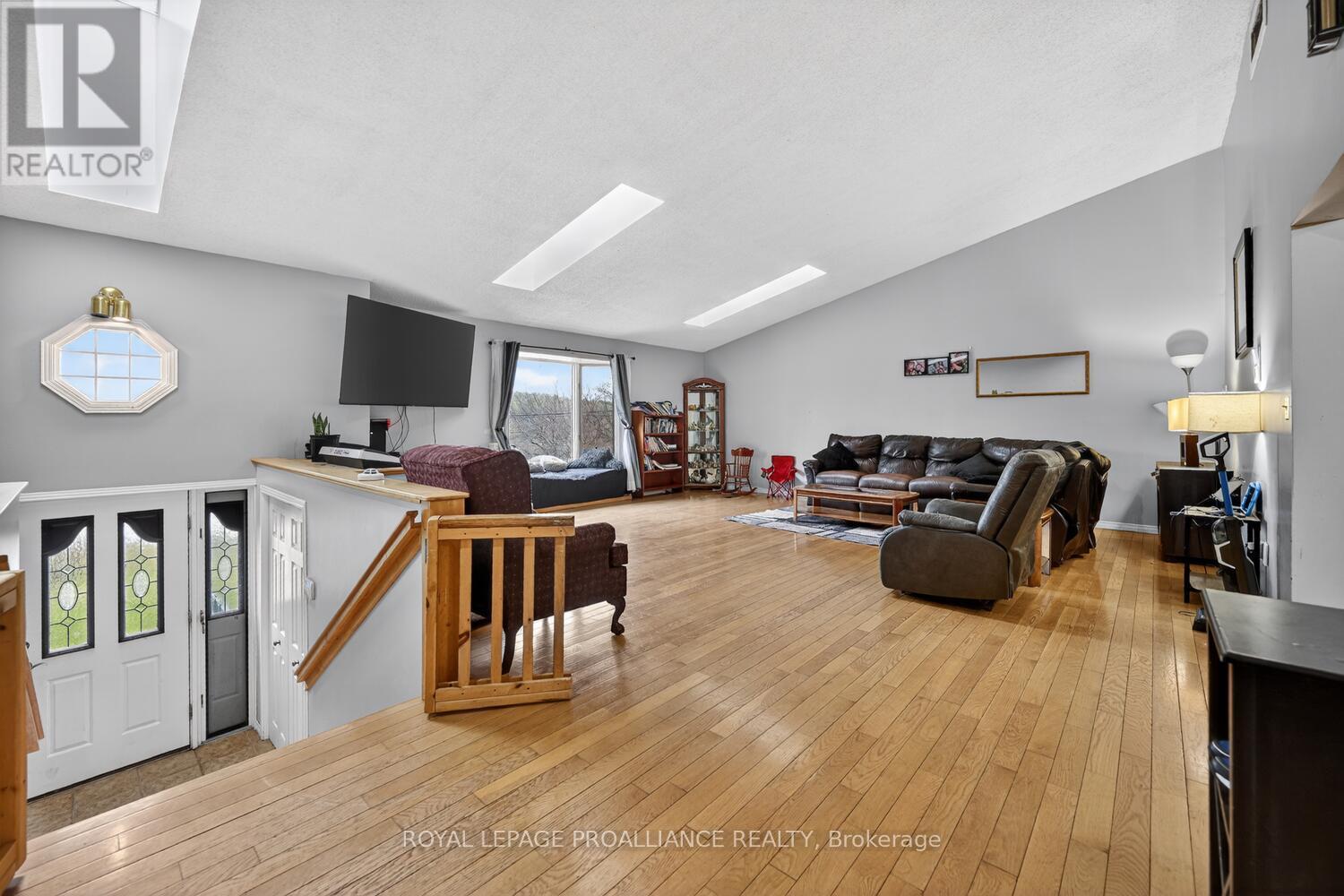 376 County Road 5 Road, Front Of Yonge, Ontario  K0E 1B0 - Photo 4 - X12993948