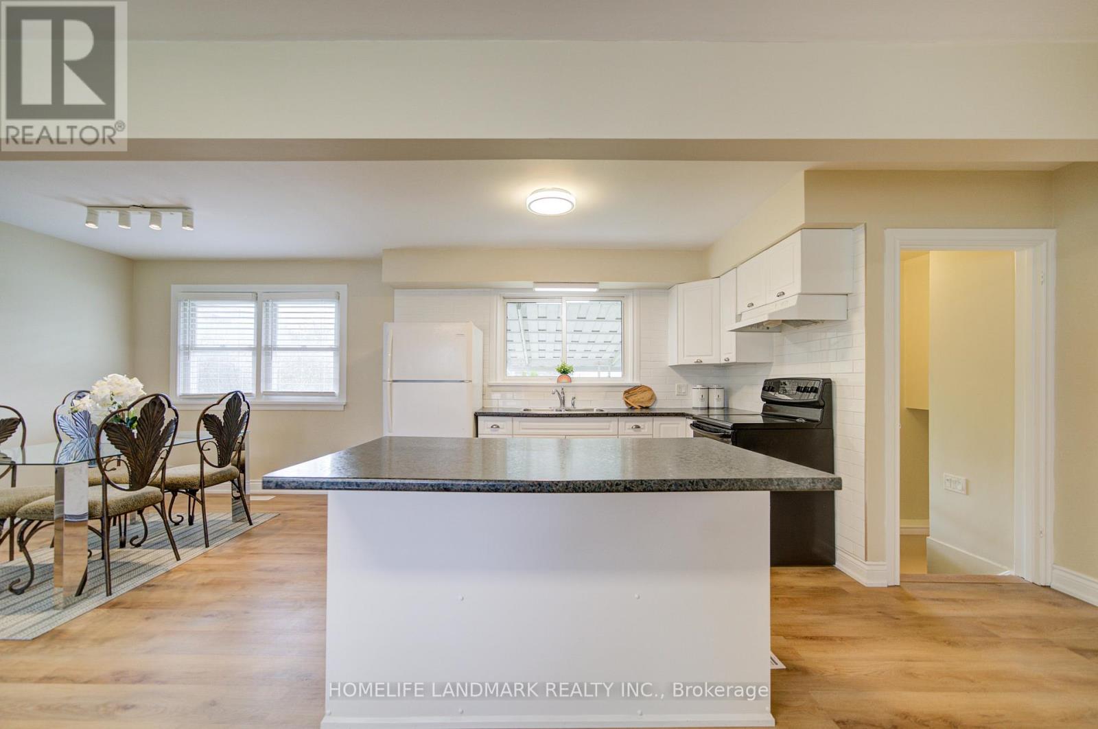 8 Richard Street, St. Catharines, Ontario  L2T 2E2 - Photo 14 - X12880460