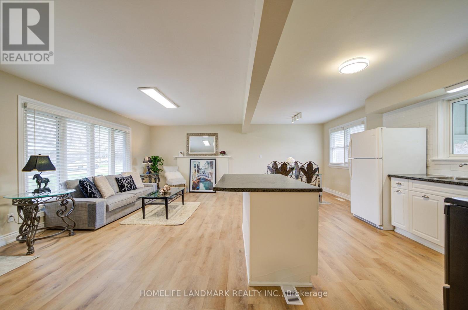 8 Richard Street, St. Catharines, Ontario  L2T 2E2 - Photo 16 - X12880460