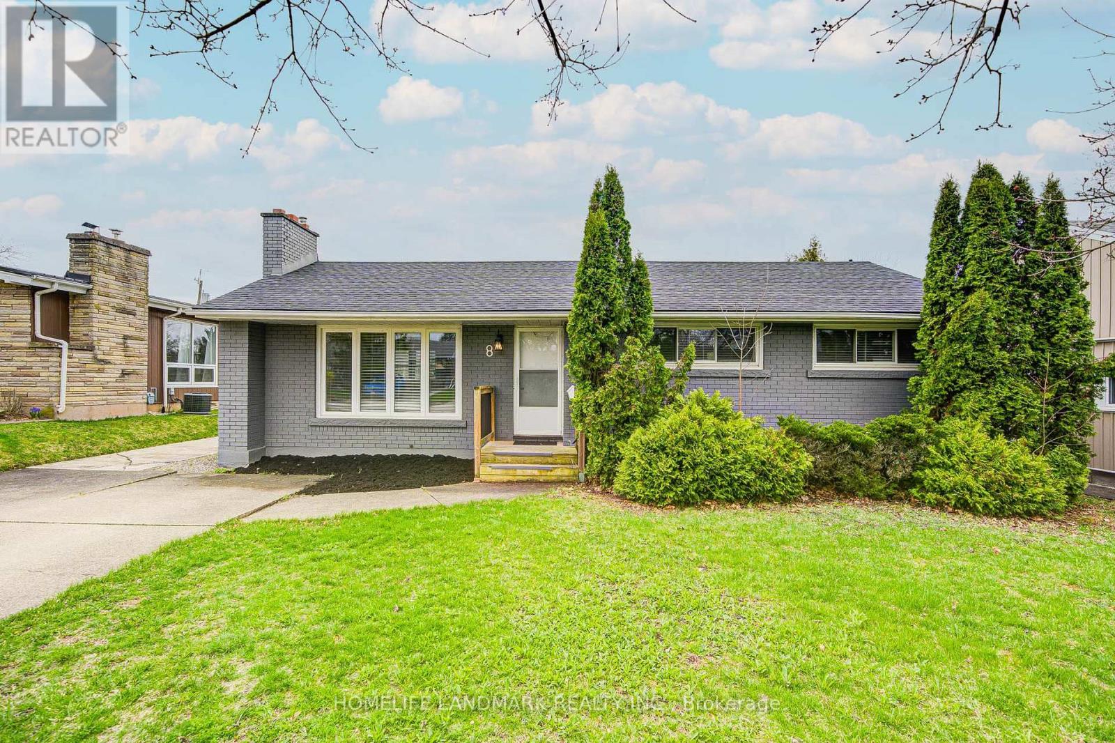 8 Richard Street, St. Catharines, Ontario  L2T 2E2 - Photo 2 - X12880460