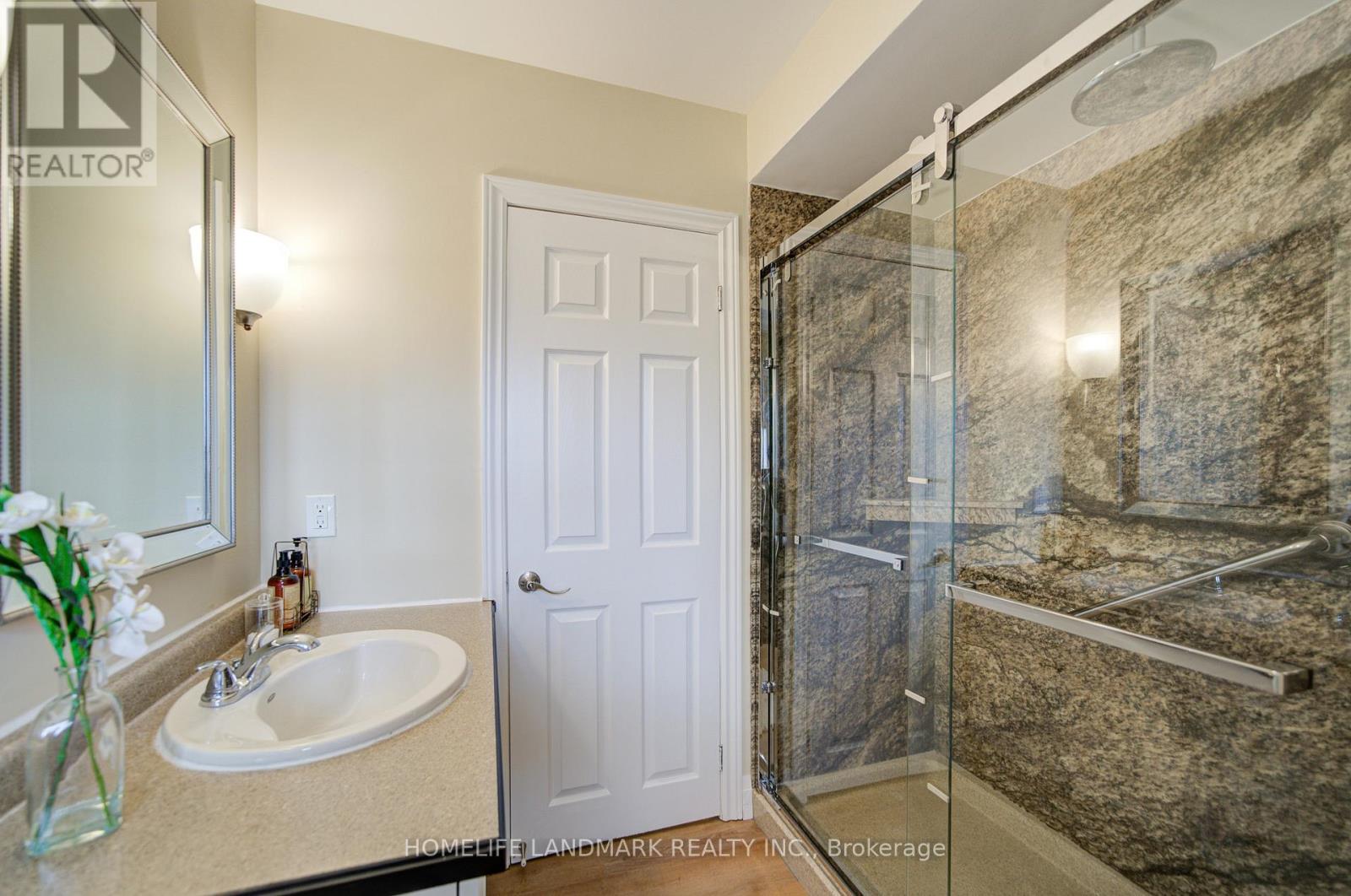 8 Richard Street, St. Catharines, Ontario  L2T 2E2 - Photo 22 - X12880460