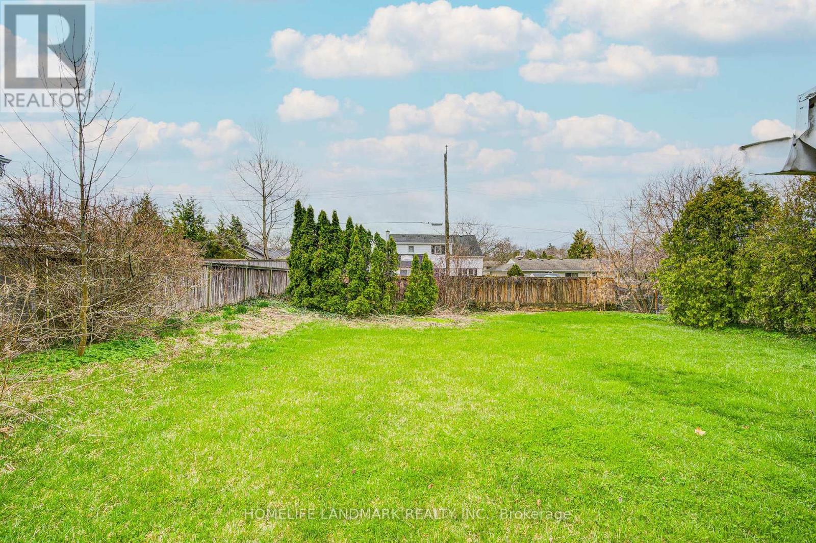 8 Richard Street, St. Catharines, Ontario  L2T 2E2 - Photo 46 - X12880460