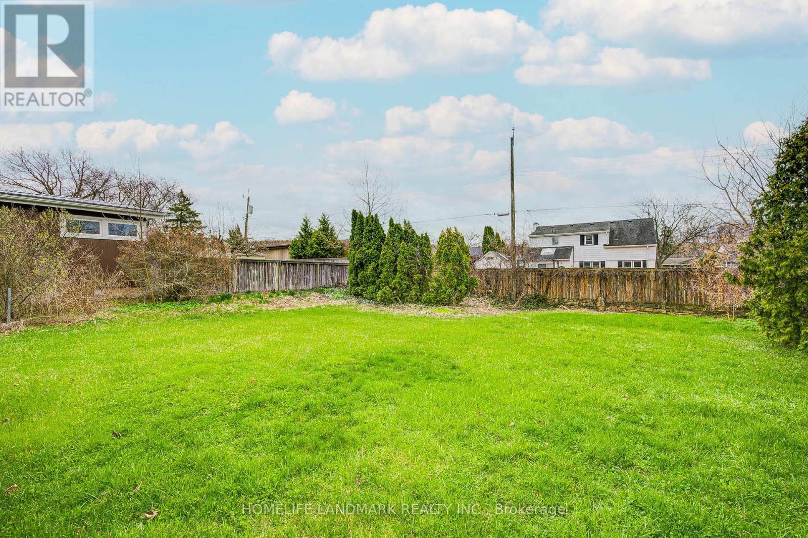 8 Richard Street, St. Catharines, Ontario  L2T 2E2 - Photo 48 - X12880460