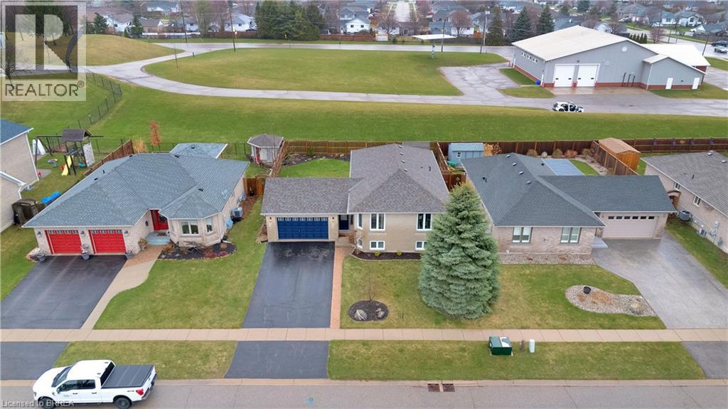 65 Sunnyside Drive, St. George, Ontario  N0E 1N0 - Photo 2 - 40820322