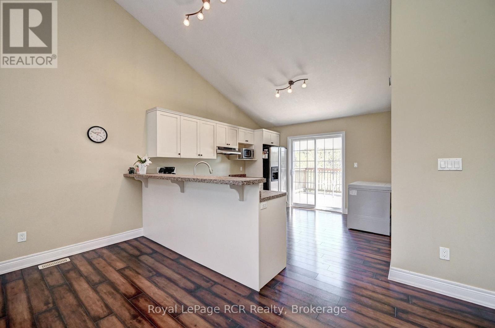 101 Douglas Street, West Grey, Ontario  N0G 1R0 - Photo 14 - X12993938