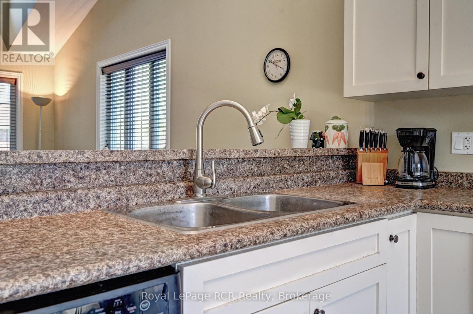 101 Douglas Street, West Grey, Ontario  N0G 1R0 - Photo 15 - X12993938