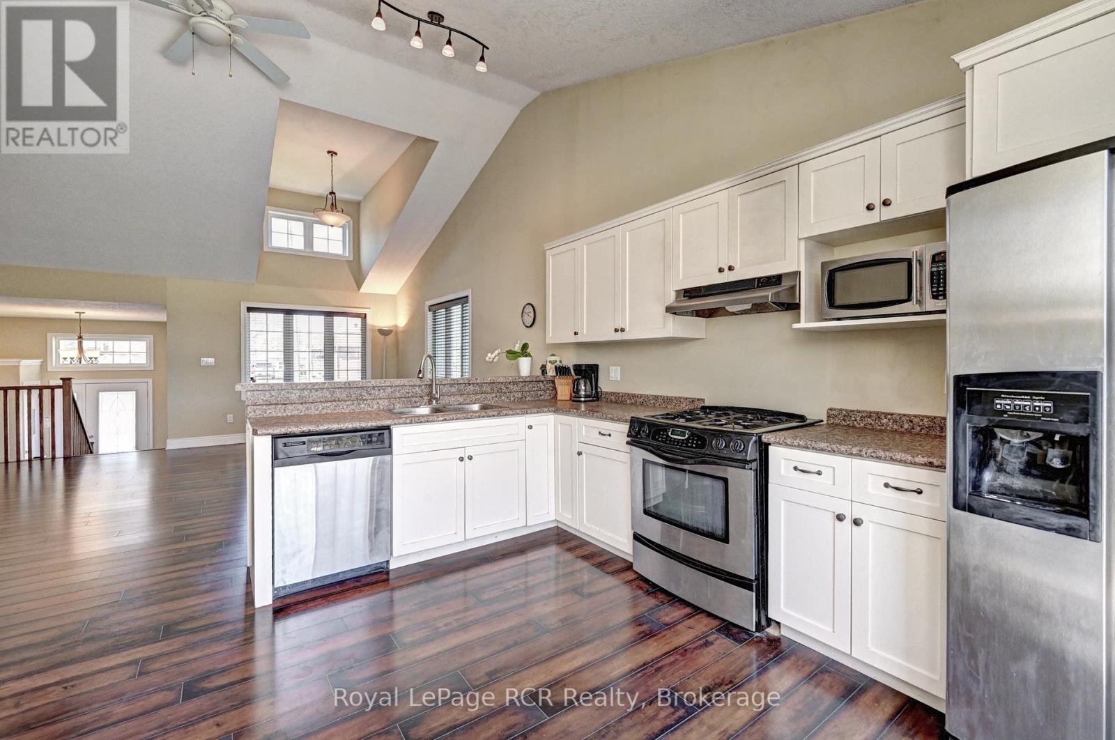 101 Douglas Street, West Grey, Ontario  N0G 1R0 - Photo 17 - X12993938