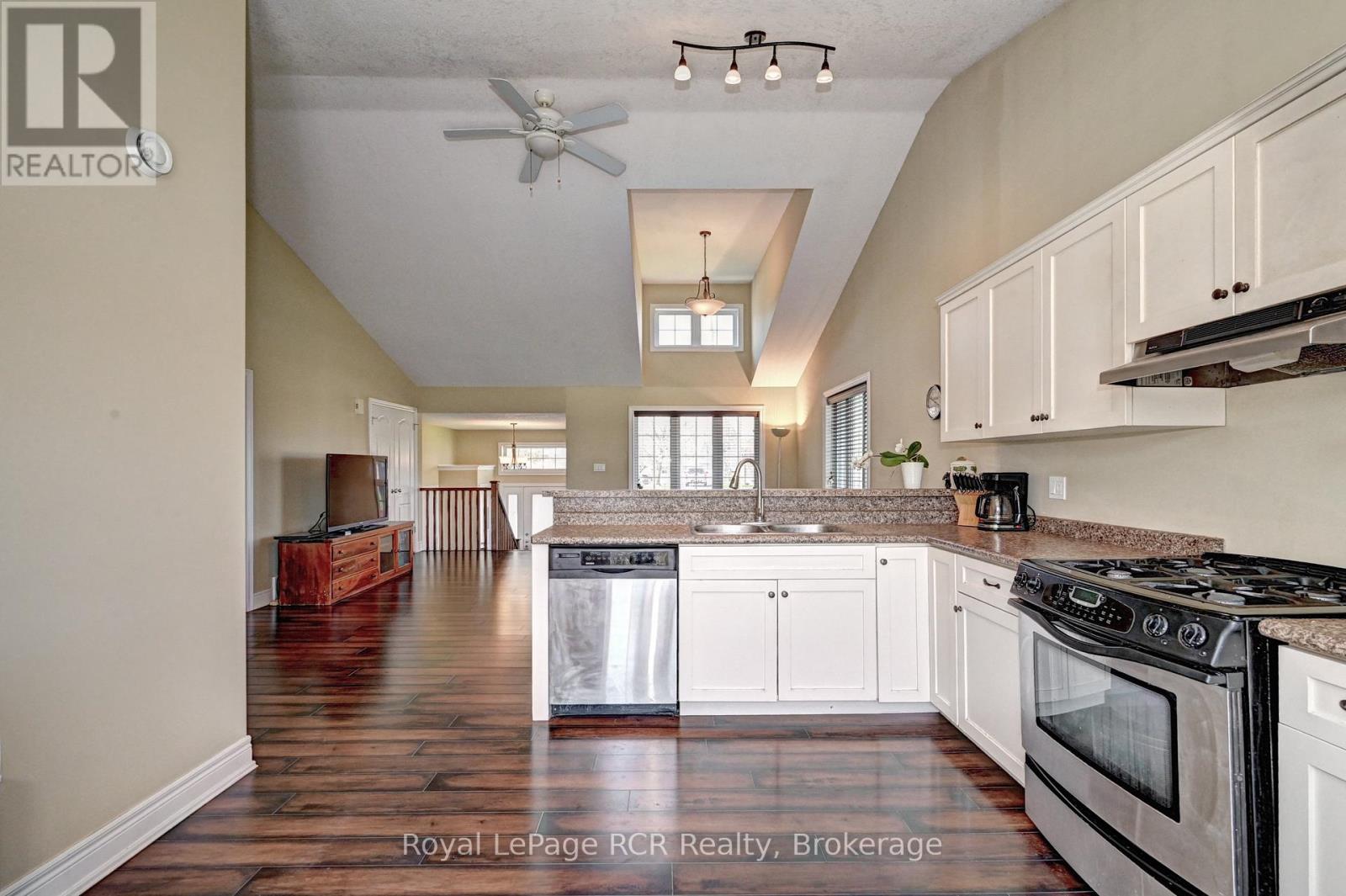 101 Douglas Street, West Grey, Ontario  N0G 1R0 - Photo 18 - X12993938