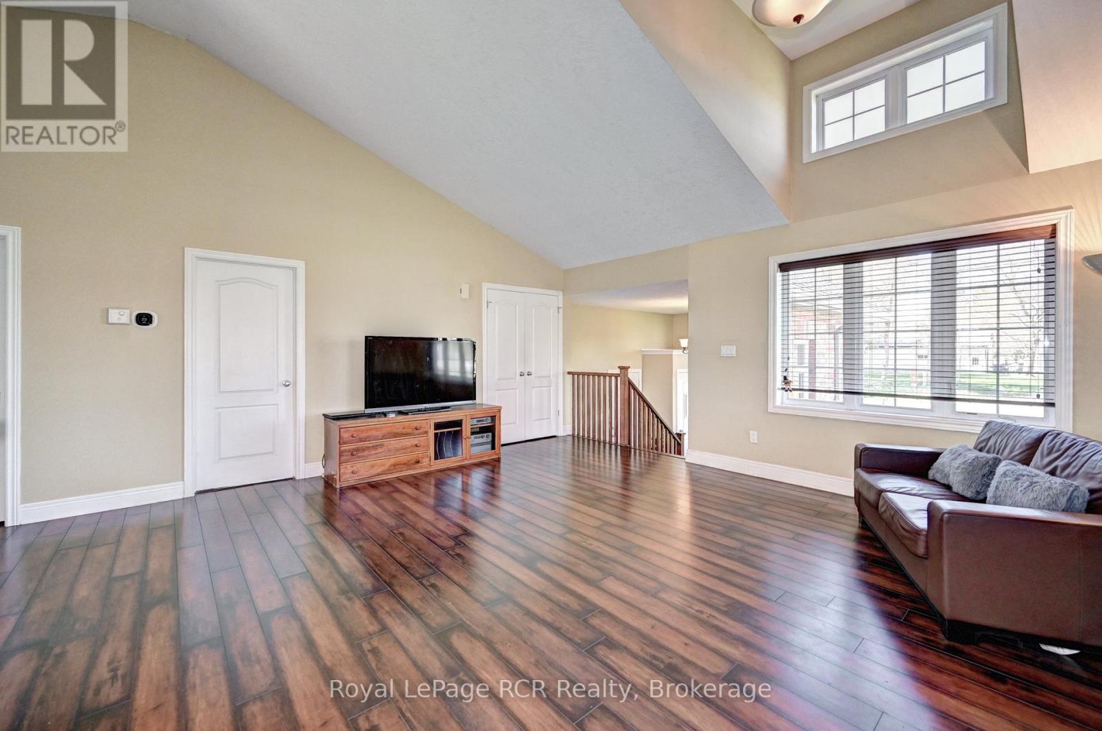 101 Douglas Street, West Grey, Ontario  N0G 1R0 - Photo 8 - X12993938