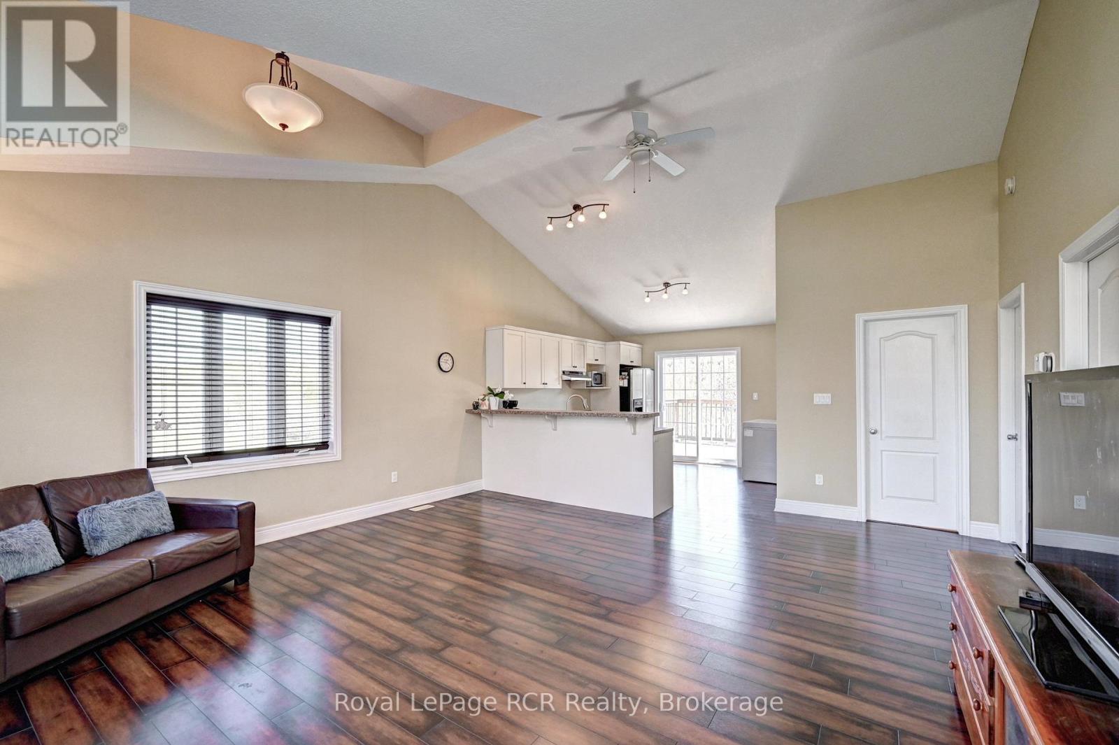 101 Douglas Street, West Grey, Ontario  N0G 1R0 - Photo 9 - X12993938