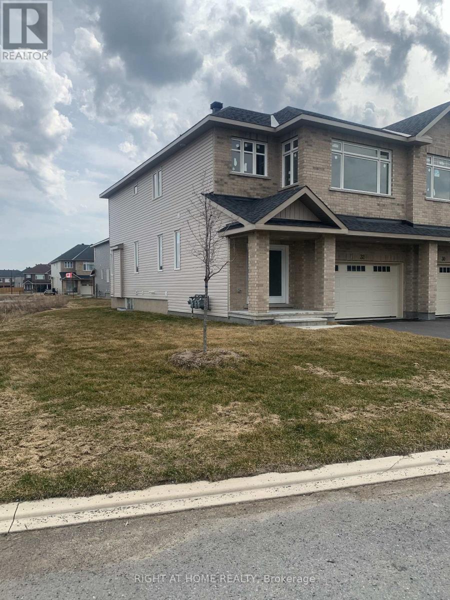 32 Wylie Way, Carleton Place, Ontario K7C 0C4 - Photo 2 - X12993888