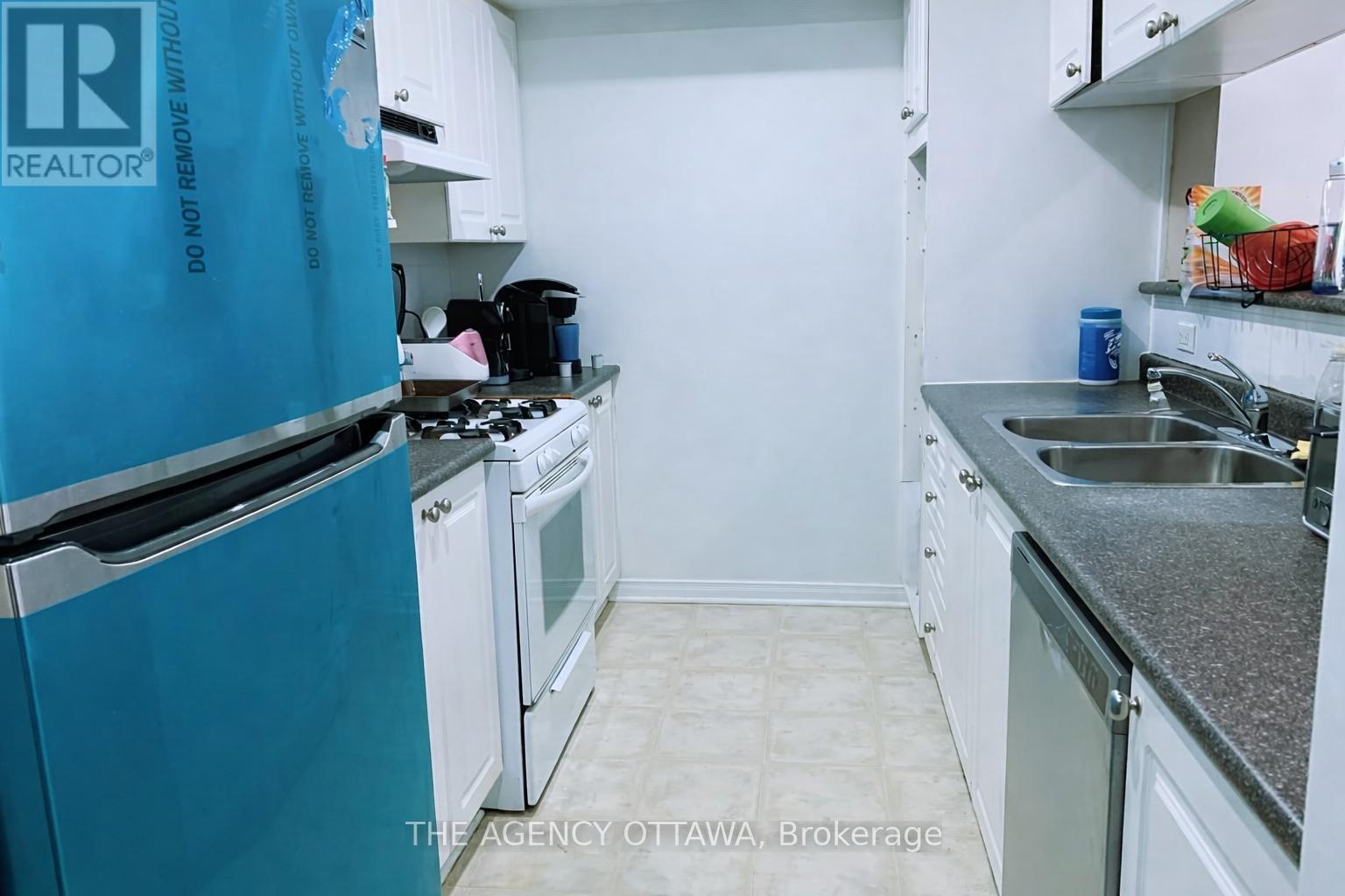 222 Freedom Private, Ottawa, Ontario  K1G 6W2 - Photo 3 - X12993944