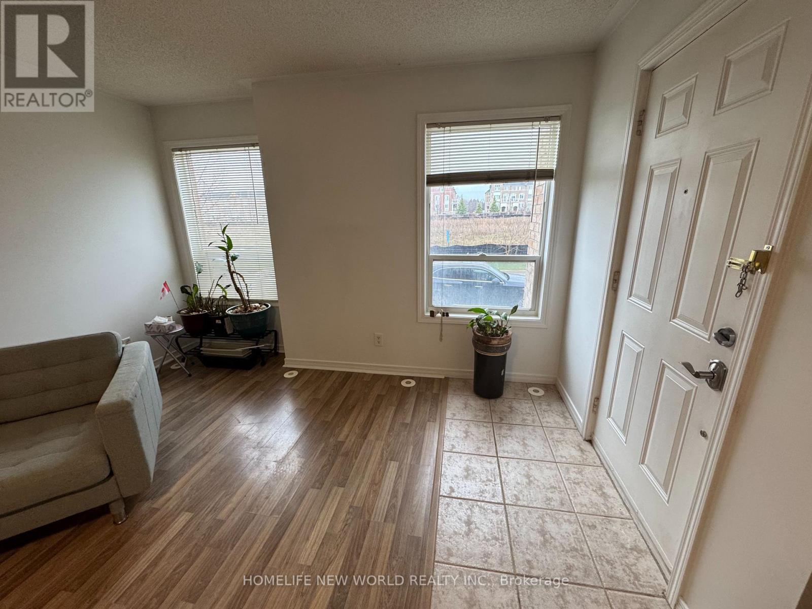 83 Sunrise Drive, Markham, Ontario  L3R 1A1 - Photo 3 - N12993912