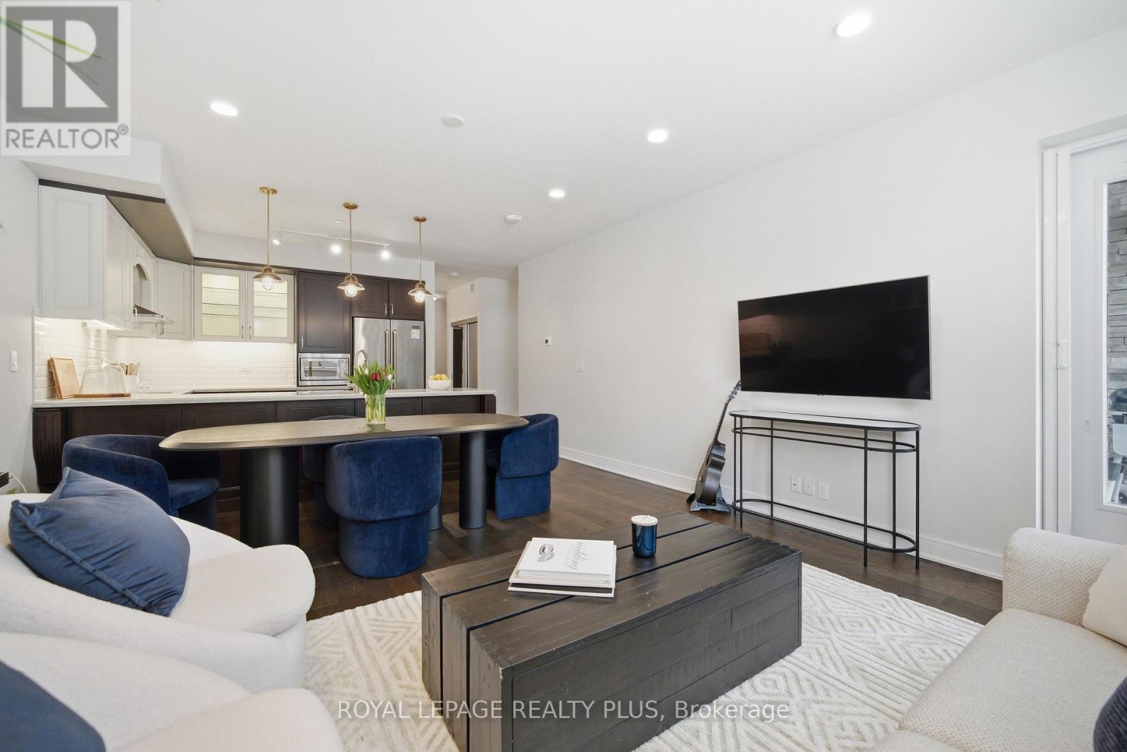 117 - 1575 Lakeshore Road W, Mississauga, Ontario  L5J 0B1 - Photo 2 - W12993892